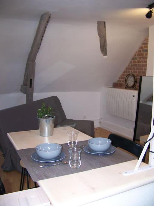 Rennes: 4 Couchages, Proche Commerces, Bus. Rennes