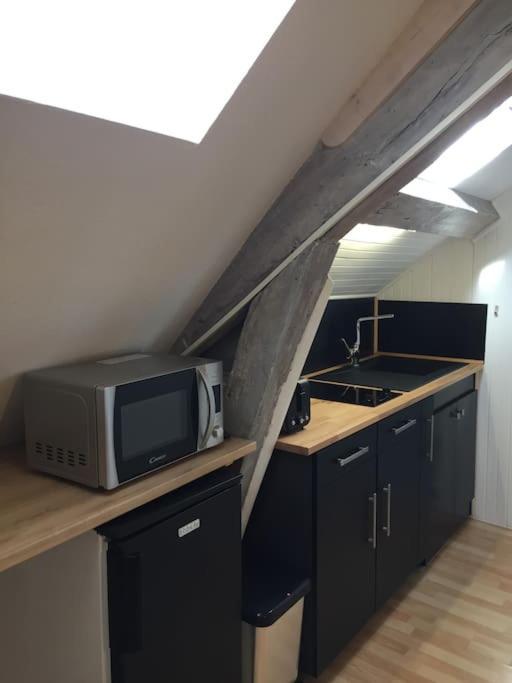 Rennes: 4 Couchages, Proche Commerces, Bus. * Rennes